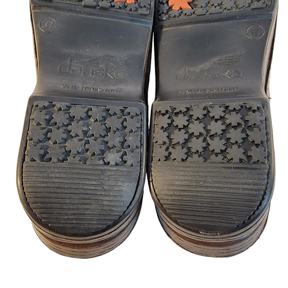 Dansko XP Floral Paisley Tooled Brown Leather Clog Closed Toe Open Heel Shoe 37 - Picture 14 of 16